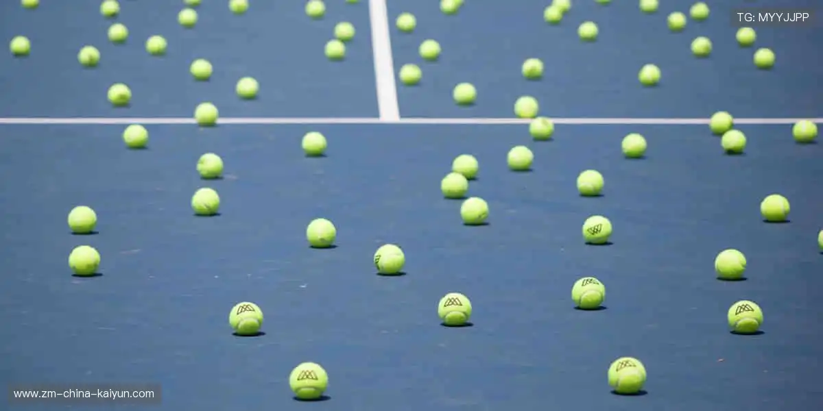 🎁 周边好物，把热爱穿在身上、握在手里！👕